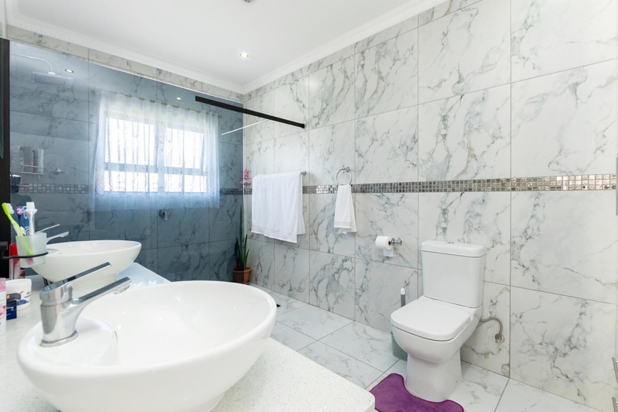 4 Bedroom Property for Sale in Country Club Western Cape